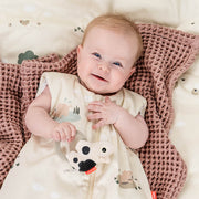 Sensorische rammelaar met bijtring - Dotti Sand - Rammelaars Done by Deer - In den Olifant