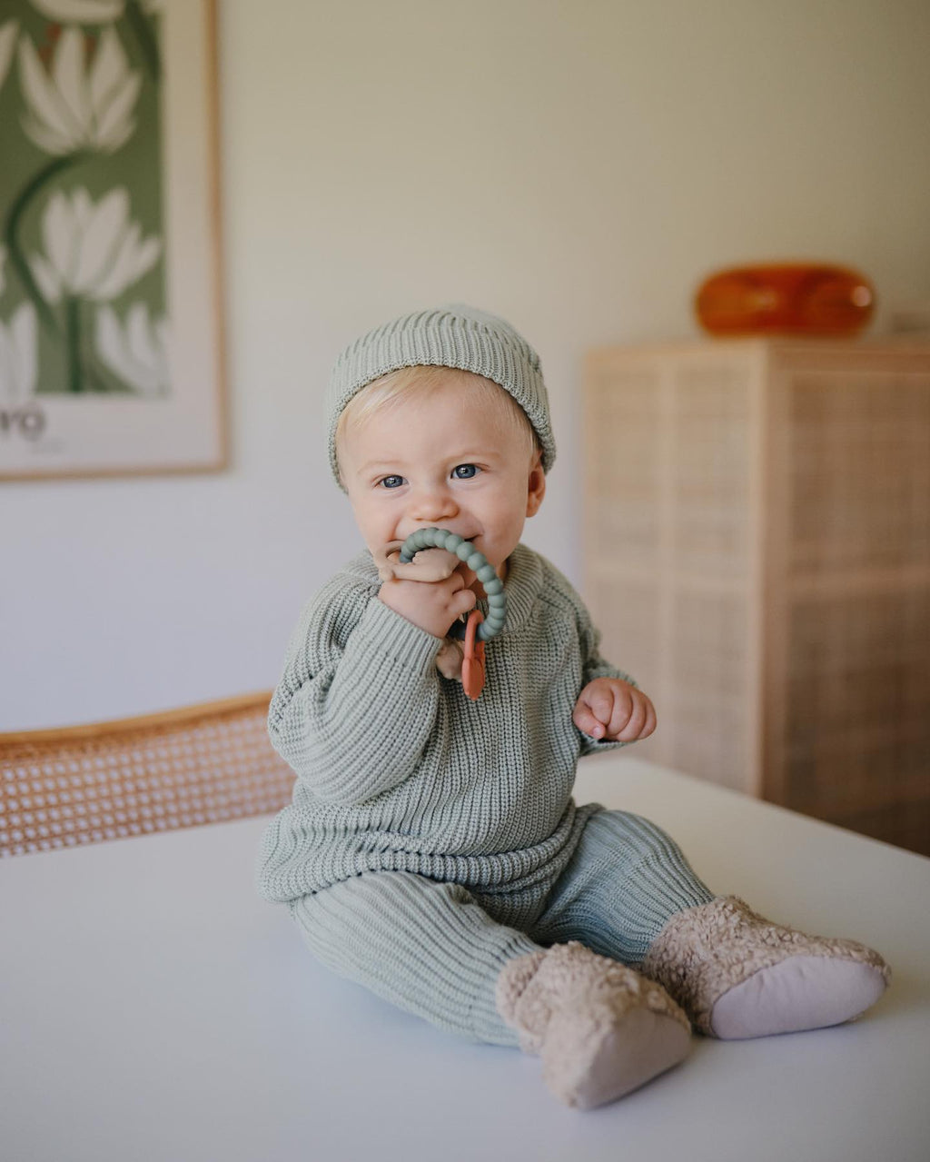 Siliconen bijtspeeltje rammelaar - Dino - Rammelaars Mushie - In den Olifant