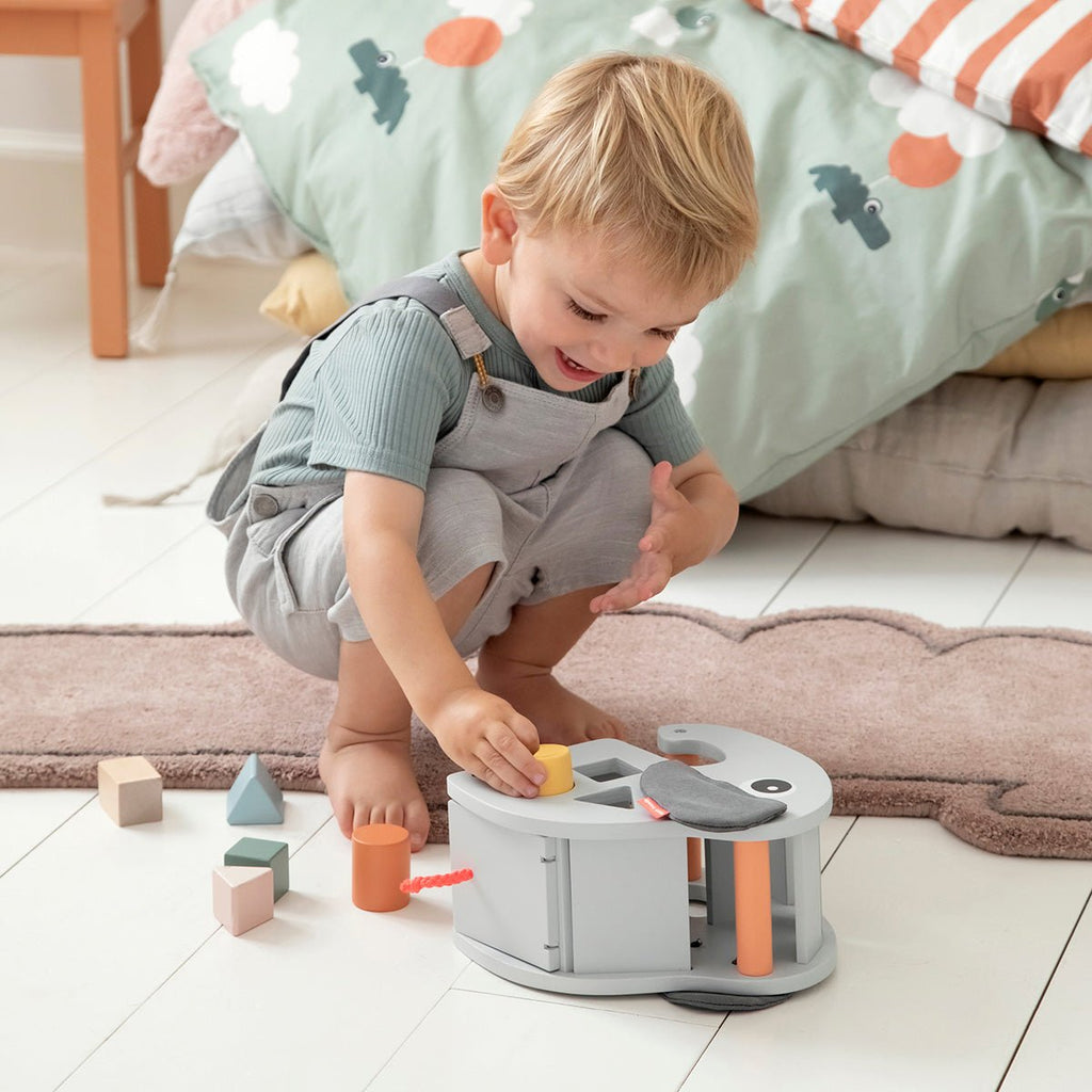 Sorteerspeelgoed Elphee Grey - Houten babyspeelgoed Done by Deer - In den Olifant