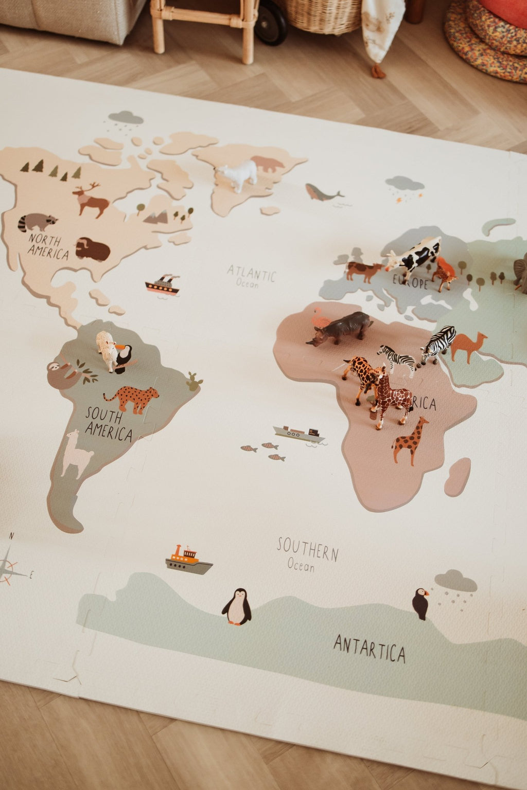 Speelmat EEVAA 3 - in - 1 – Worldmap Colour Design - Speelmatten en - bogen Play&go - In den Olifant
