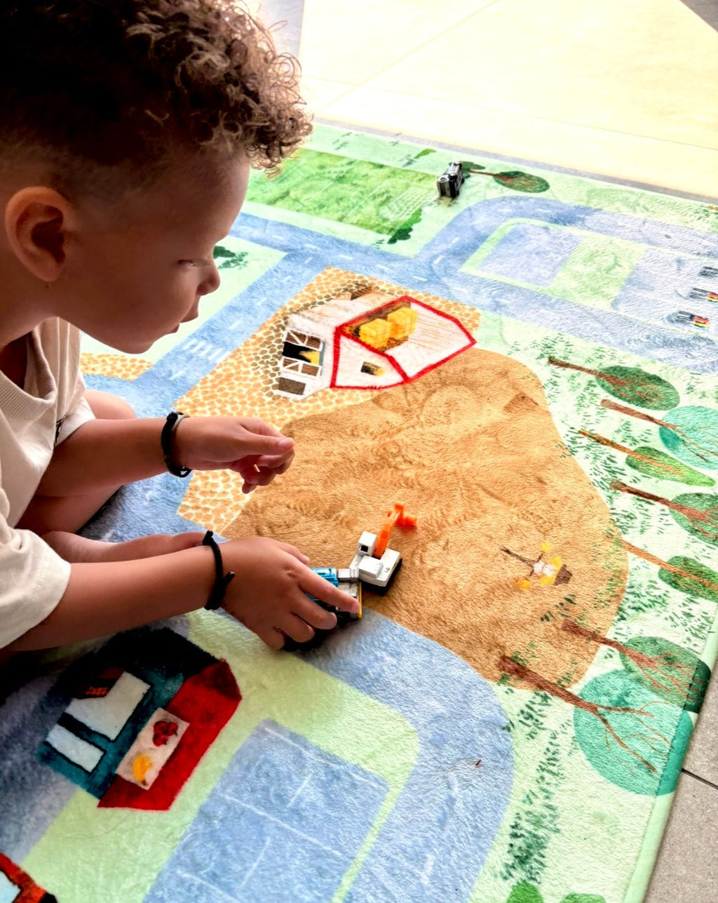 Speelmat met straten Village - 130 x 180 cm - Speelmatten en - bogen Mats & Joy - In den Olifant