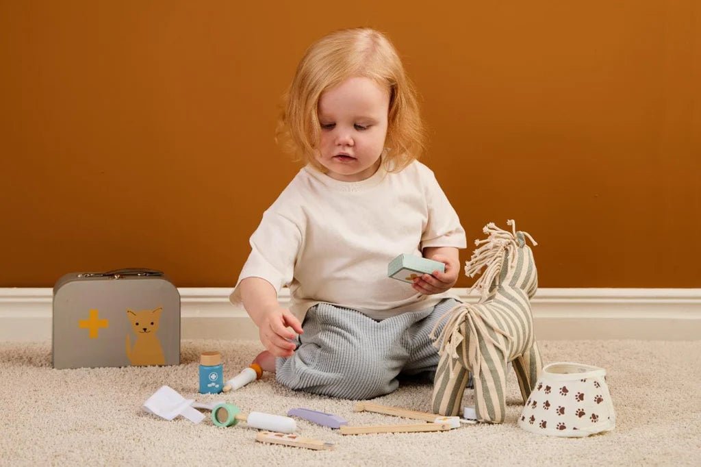 Speelset Dierenartkoffertje - Veterinary set - Beroepen rollenspel Kid's Concept - In den Olifant