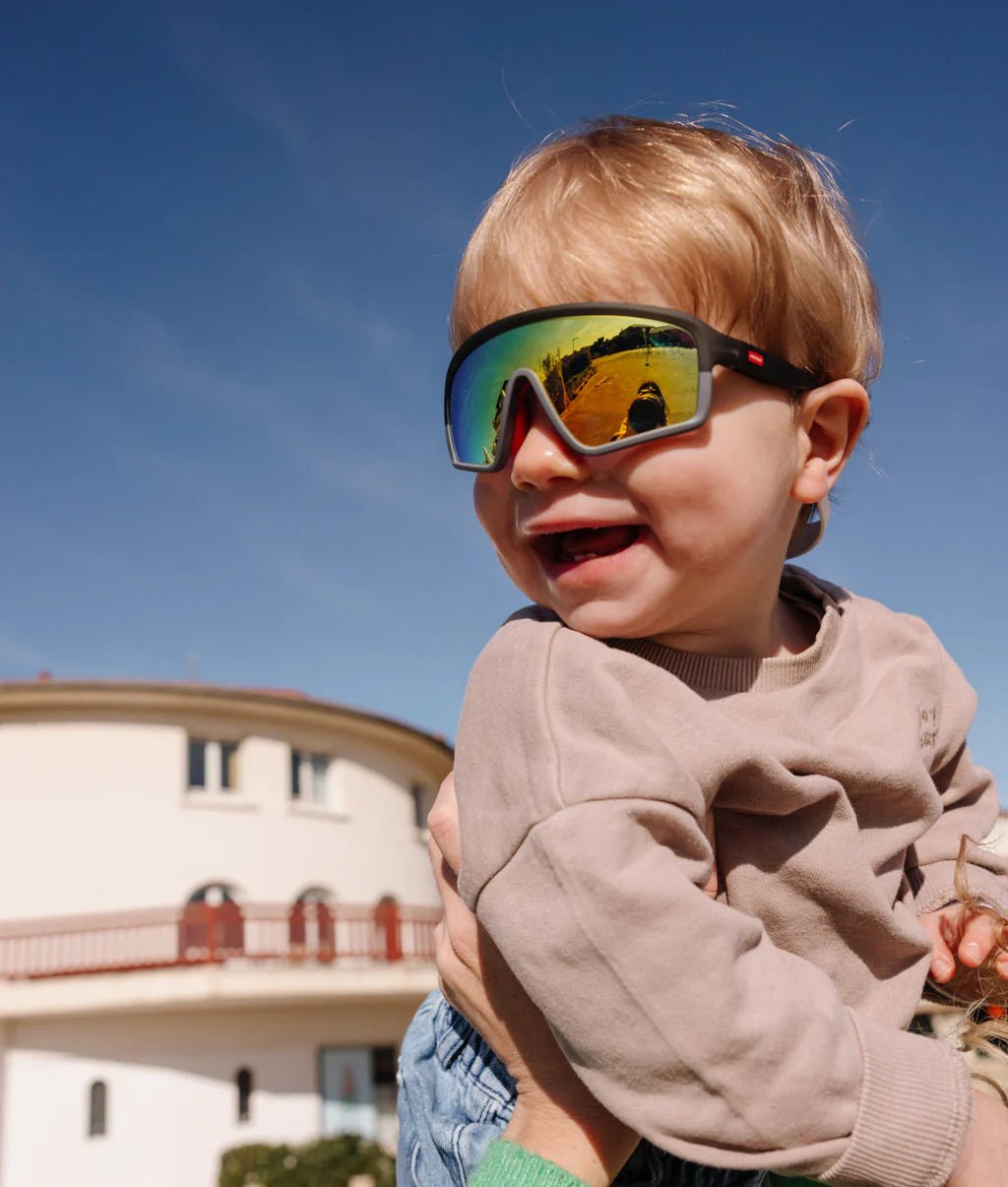 Sportbril voor kinderen Plany Liam - Zonnebrillen Hello Hossy - In den Olifant