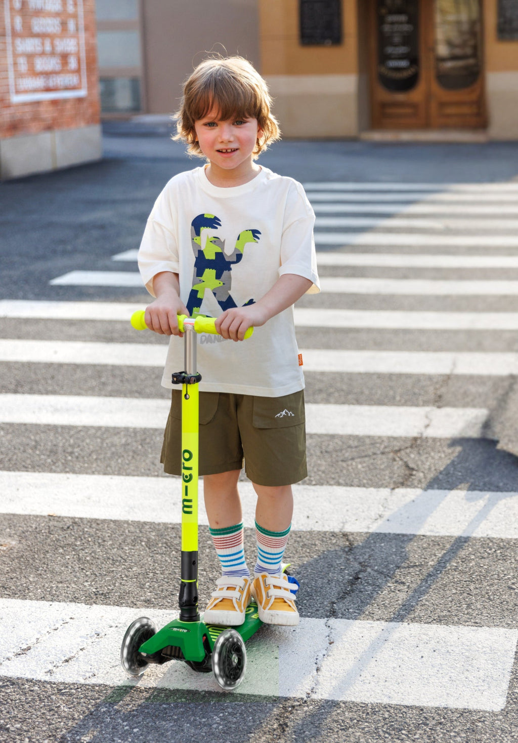 Step Maxi Micro foldable LED Yellow Green Neon - 5 tot 12 jaar - Steppen Micro Mobility - In den Olifant