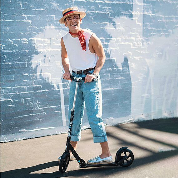 Step met 2 wielen Micro Suspension Black - 12 jaar tot volwassenen - Micro Mobility - In den Olifant