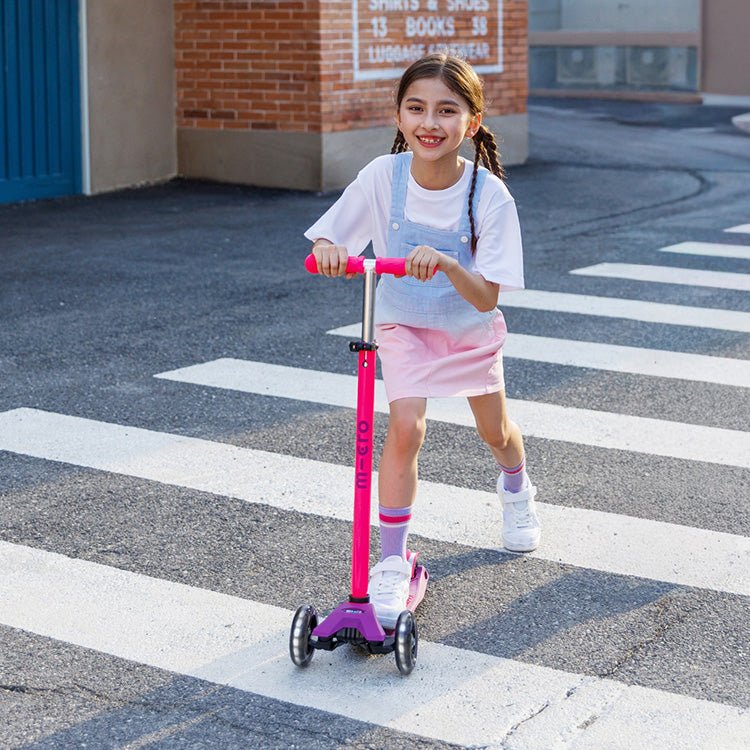 Step met 3 wielen Maxi Micro step Deluxe LED paars roze neon - Steppen Micro Mobility - In den Olifant
