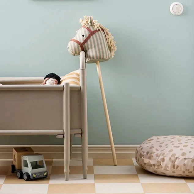 Stokpaard Hobby horse Sam Aiden - Stokpaardjes Kid's Concept - In den Olifant