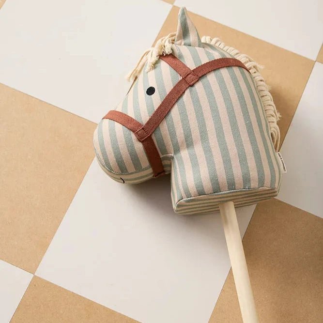 Stokpaard Hobby horse Sam Aiden - Stokpaardjes Kid's Concept - In den Olifant