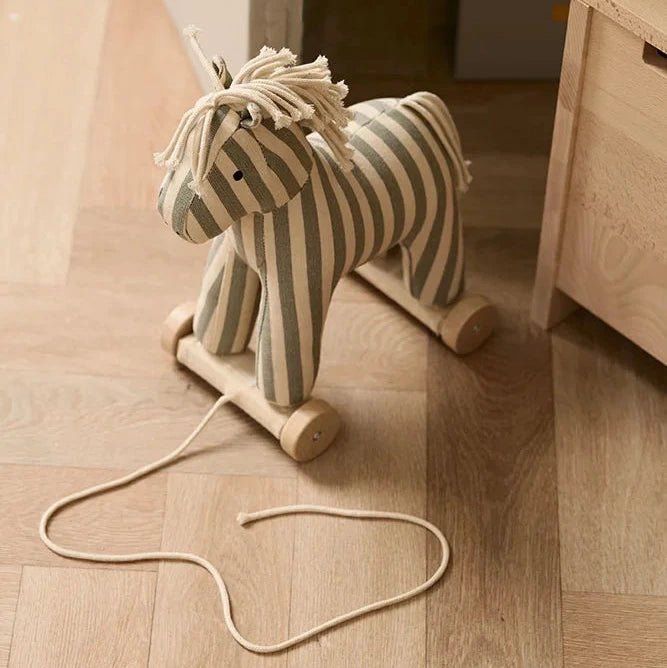 Trekpaardje op wielen - Pull Along horse Sam - Trek - en duwspeelgoed Kid's Concept - In den Olifant