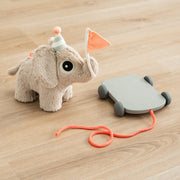 Trekspeeltje Olifant - Pull along 2 - in - 1 toy Elphee Sand - Trek - en duwspeelgoed Done by Deer - In den Olifant