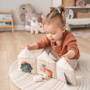 Uitklapbaar babyboekje - Lalee's home soft book Lalee Sand - Babyboekjes Done by Deer - In den Olifant