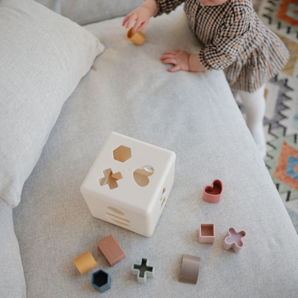 Vormenstoof Shape Soring Box Original - Sorteer - en stapelspeelgoed Mushie - In den Olifant