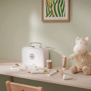 Witte Dokterskoffer Met Instrumenten Uit Hout - Kid'S Hub - Beroepen rollenspel Kid's Concept - In den Olifant