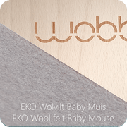 Wobbel Original Blank Gelakt Vilt Baby Muis - Wobbel - In den Olifant