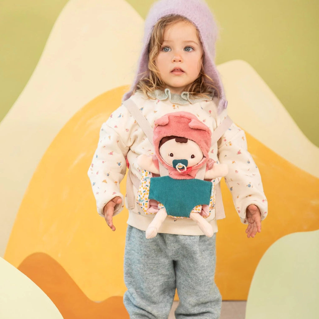 Zachte babypop en draagzak Jeanne - Lappenpoppen Lilliputiens - In den Olifant