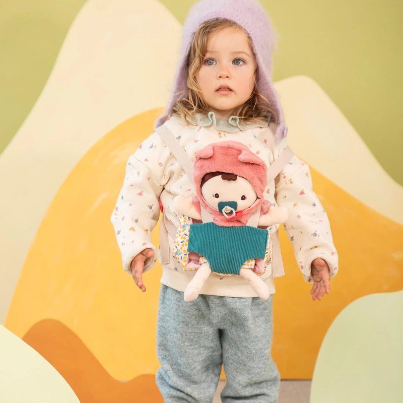 Zachte babypop en draagzak Jeanne - Lappenpoppen Lilliputiens - In den Olifant